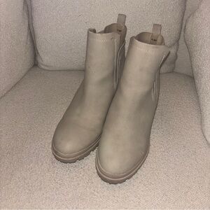Jellypop | Bone Shelley Chunky Heel Bootie Women’s Size 8.5